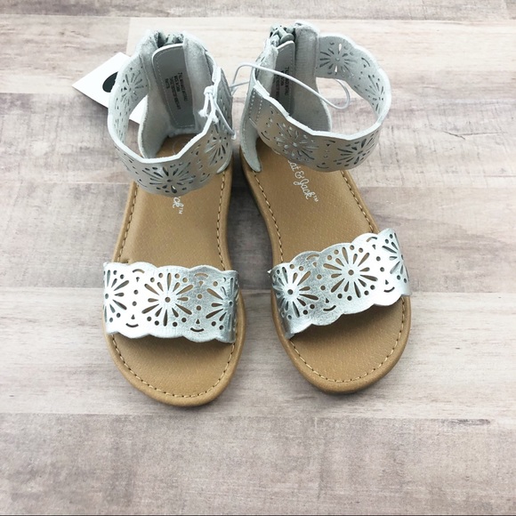 Cat & Jack Other - NWT Size 7 CAT & JACK silver gladiator sandals